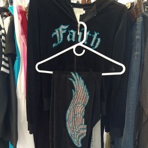 2-pc EMBEZZLED sweat suit size M